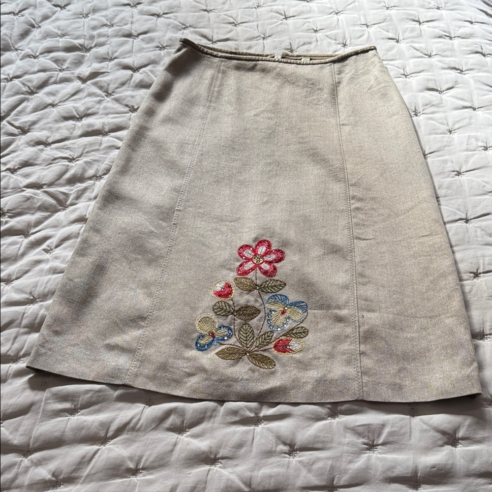 NWOT Beige Linen Skirt with Floral Embroidery